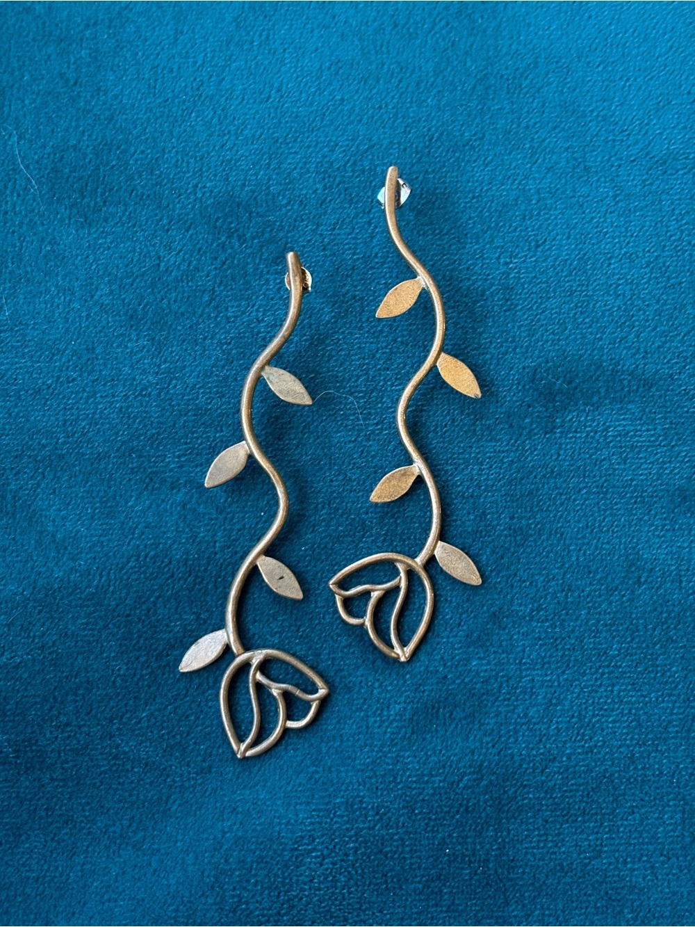 Delicate Gold Flower Vine Drop Earrings - Women Jewelry
